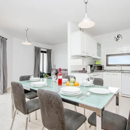 Playa Blanca Sleeps 6 Pool Air Con Wifi Vila *