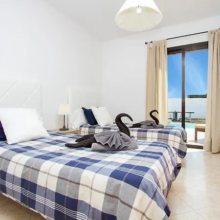 Playa Blanca Sleeps 6 Pool Air Con Wifi Playa Blanca (Lanzarote)